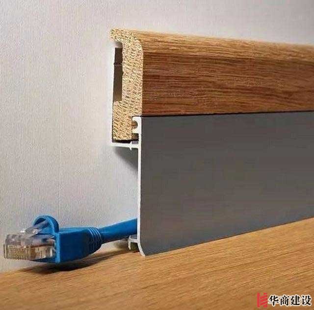 裝修時走的明線，結(jié)果太丑了，有什么方法把線槽蓋住呢？
